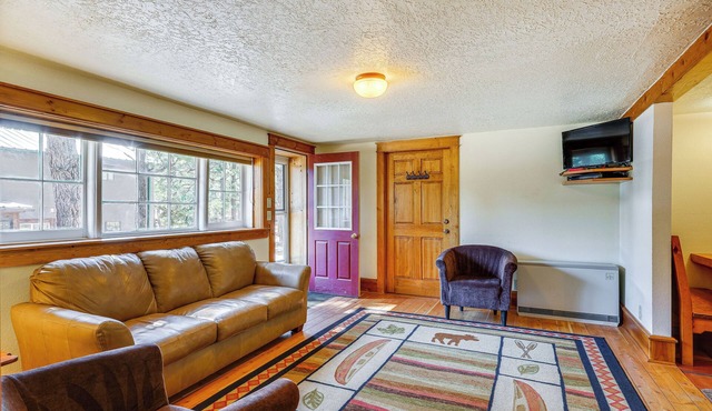 Secluded Stonewall Cabin w/Mountain View!