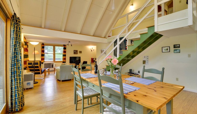 Secluded Stroudsburg Home - 5 Mi to Ski Resort