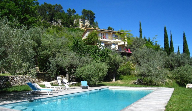 Secluded Sunlit Villa With Superb Southerly Views, 15 Minutes Walk From Village