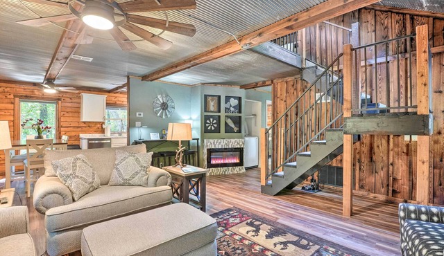 Secluded Table Rock Lake/Branson Cabin w/Hot Tub!