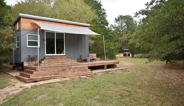 Secluded Tiny Cabin with firepit, stargaze and hike