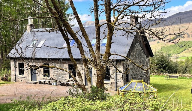 Secluded traditional and stylish detached cottage set in a National Park