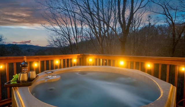 Secluded, Views, and Close to Everything!