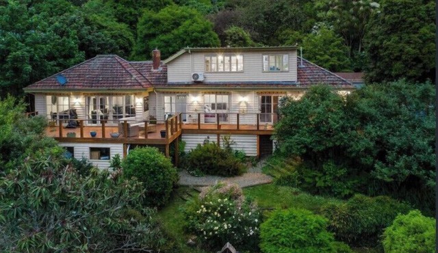 Secluded Villa with Lush Gardens, Spa & Fireplace