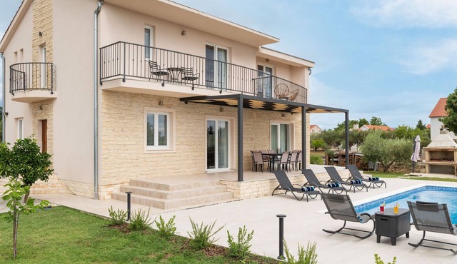 Secluded Villa in Murvica with Terrace