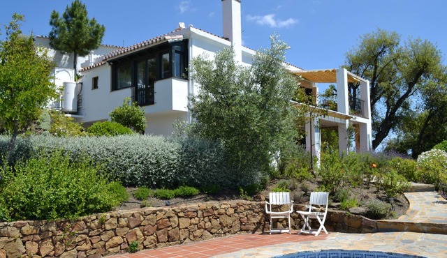 Secluded Villa with Panoramic Views, Private Heated & Salted Pool & Broadband.