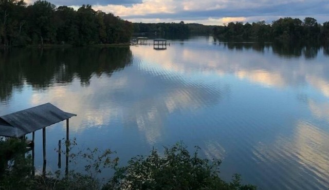 Secluded Waterfront Home w/Kayaks, Canoe, Swimming, Relaxing, Fishing!