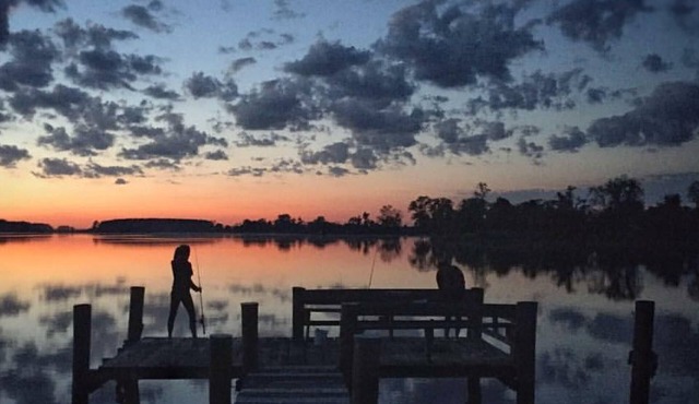 Secluded Waterfront Cottage on 200 acre farm near Queenstown