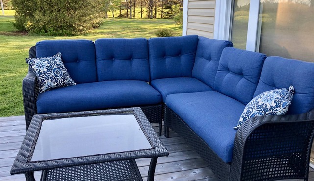 Secluded waterview farmhouse near city + beaches