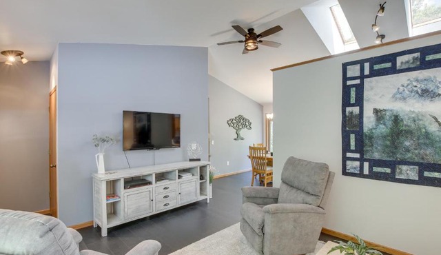 Secluded Wautoma Home with Fire Pit!