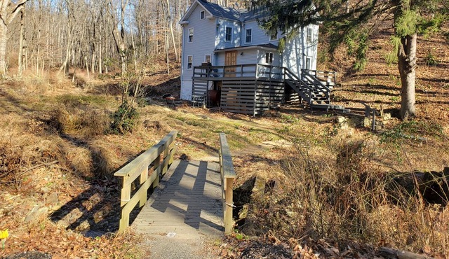 Secluded Wooded Oasis 1 Hour from NYC/Philly