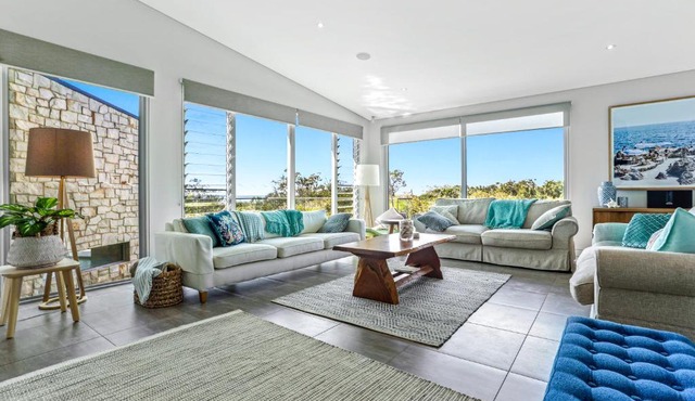 Seclusion by the sea, Castaways Beach