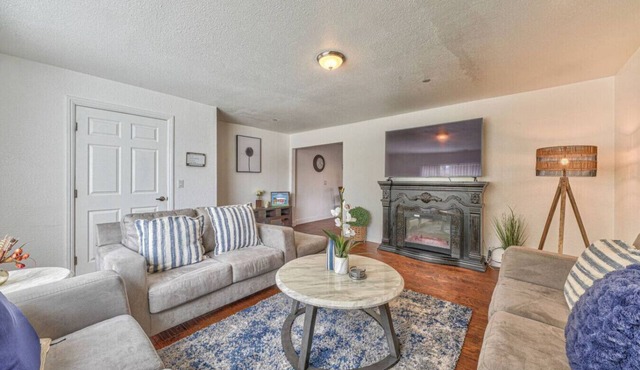Seclusion Oasis - Near Monterey Beaches & Aquarium