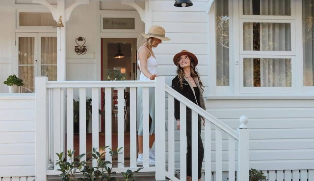 Seclusion, Rest and Romance at Gracie Cottage!