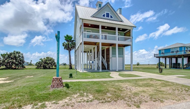 Second Chance -Beautiful bay side home with great beach views!
