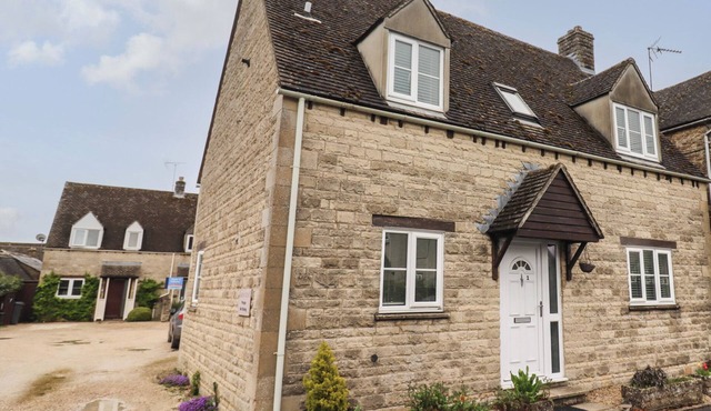 SECOND COTTAGE, romantic in Stow-On-The-Wold