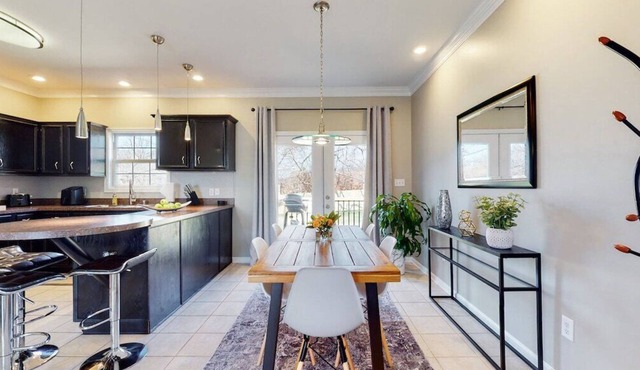 second floor 1 bedroom + office W/D & easy parking