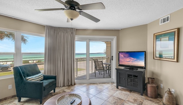 Second Floor Gulf Facing Condo, Destin FL ~ Maravilla 2201