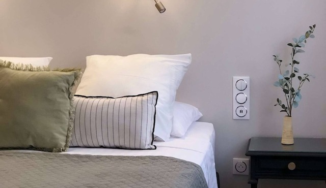 Second floor studio apartment with street view