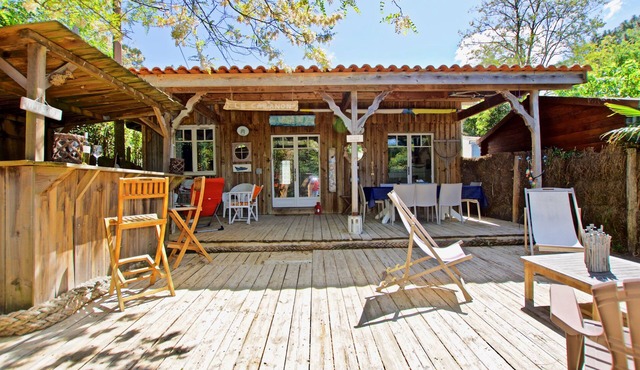 Second line: pretty hut in the 44 Hectares