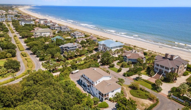 Second-Row 9BR Home | Ocean Views + Game Room Fun