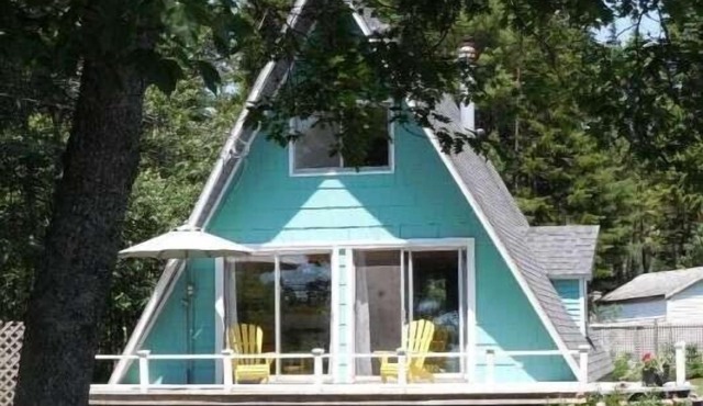 Second Wind Cottage - ocean front chalet near Mahone Bay & Lunenburg Nova Scotia