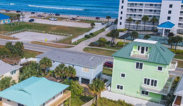 Seconds to Beach & River/Manatee Manor/Watch the dolphins & manatees play! 6693E