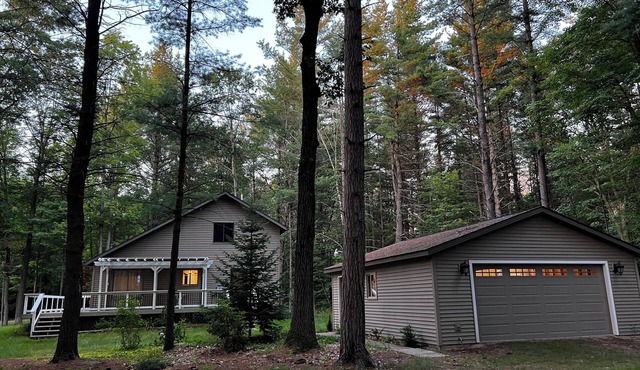 Secord Lake Private Wooded Luxury Retreat
