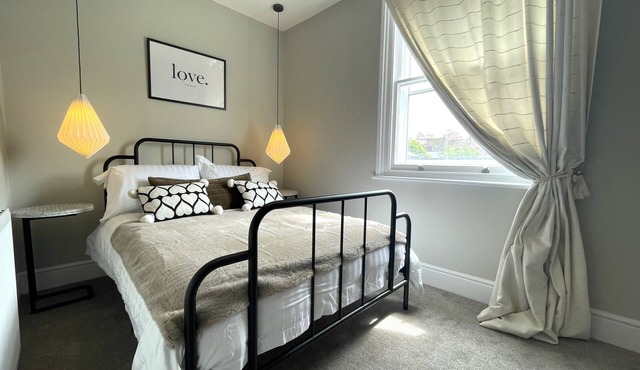 Secret Boutique Abode in Beautiful Clifton Village