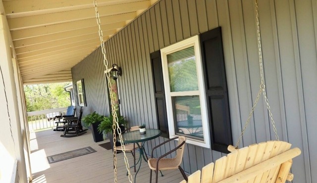 “Secret” cabin on 20 acres close to Interstates-4beds-Boiling Springs/Inman, SC