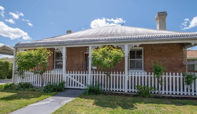 Secret Cottage - Charming & Lovingly Restored