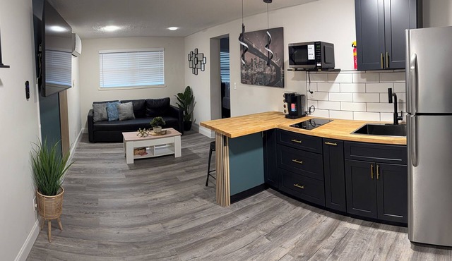 Secret Garden - Self Check-in - 1 bd, 1bath Elegant Apt/Studio