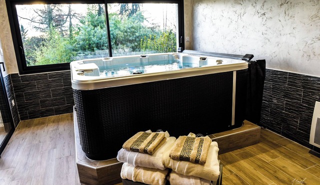 Secrets de Campagne - Sublime villa with spa and wooded exterior