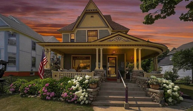 Secrets on Main Bed & Breakfast