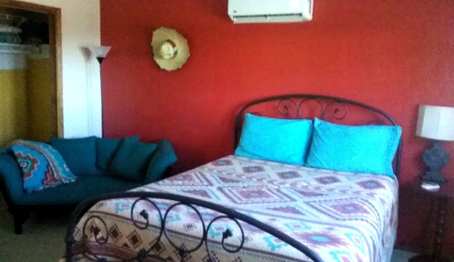 Secure carport, amazing Views and Reviews! Private suite with patio.