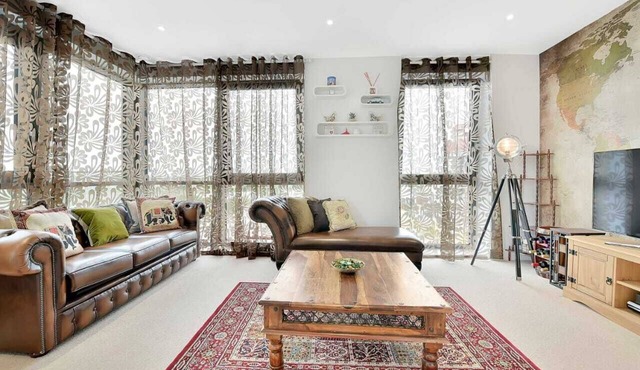 Secure & Stylish London Apartment by Wembley Stadium