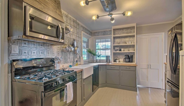 Sedalia Retreat w/ Spacious Yard & Fire Pit!