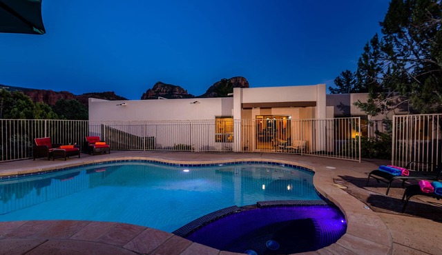 Sedona Spectacular: Luxury 3BR home with private pool, hot tub, and stunning red rock views.