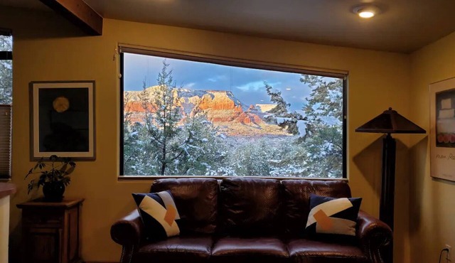 SEDONA VISTA ART COTTAGE - HISTORIC & BEAUTIFUL! - 100% 5-STAR REVIEWS!
