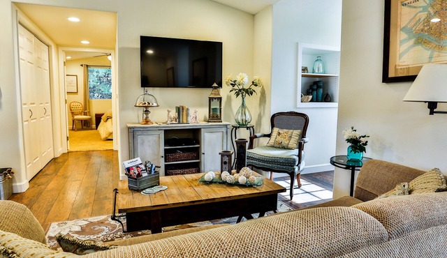 See Our Reviews! Upstairs Private Apt. Near The Claremont Colleges