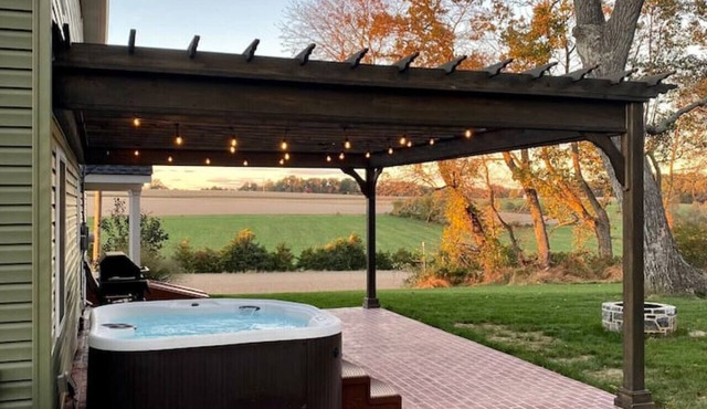 See Wild Deer From The Front Porch! *With Hot-Tub*