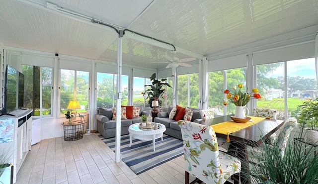 Seeking a short-term rental home with numerous amenities? Well, look no further.