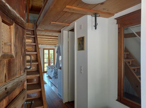 Seelodge mit Alpenblick