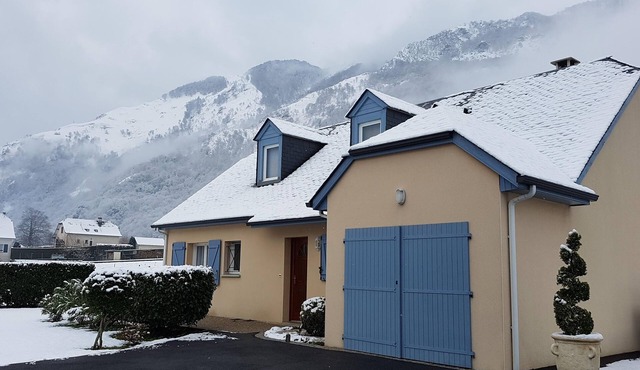 Seen on the mountain. Well located for our spa friends. skiers and hikers.