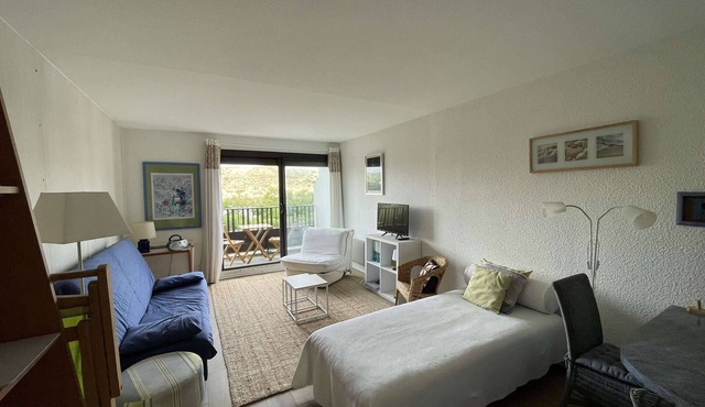 Seignosse Océan, spacious and bright studio, walking distance to the beach, ideal for 2 people