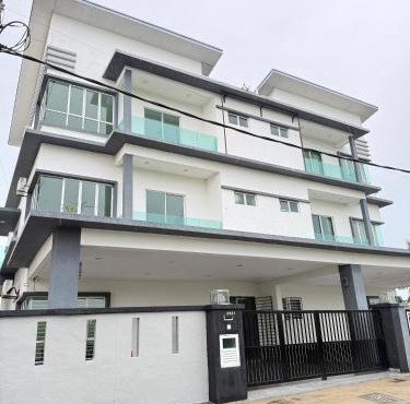 Sekinchan 2008 Homestay KaraokeBBQ 20pax 三层简约风名宿