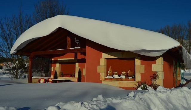Self catering Casucas La Guariza for 6 people