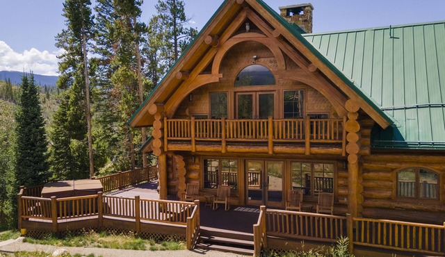 Selah Vista Lodge 6 Bedroom Luxury Log Home