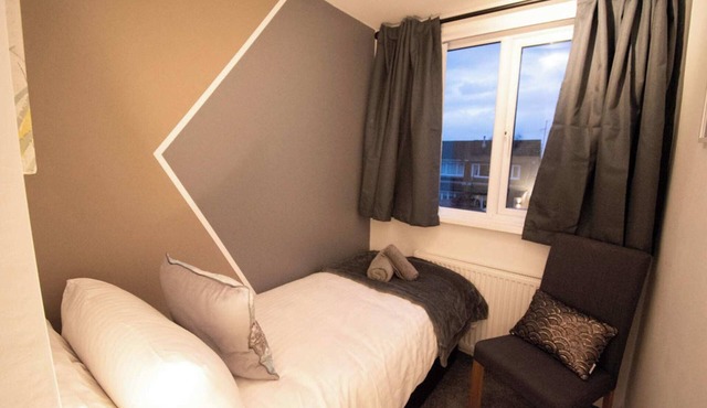 Selby - 5 Bedroom in Accrington