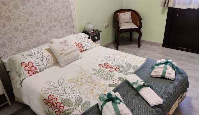 Self catering Las Cigüeñas de San Cristobal for 2 people